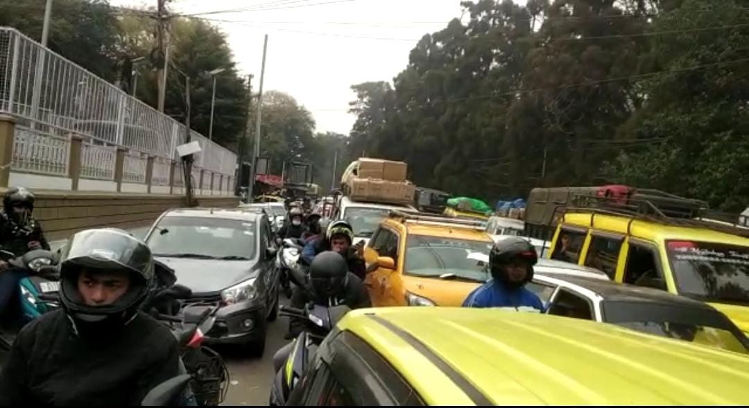 Traffic snarl on Umshyrpi – Upper Shillong road: FKJGP writes to DC
