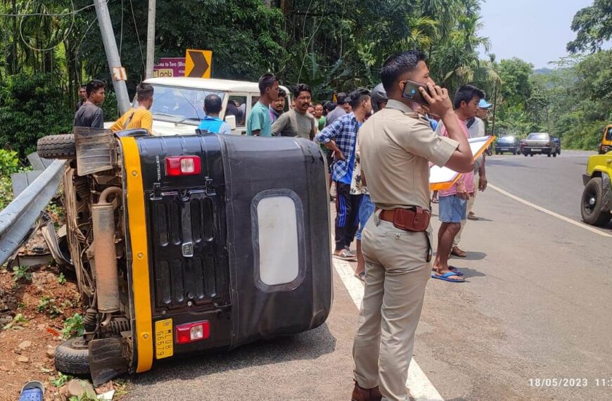 One died when Bolero vehicle collided with an autorickshaw at Asanang