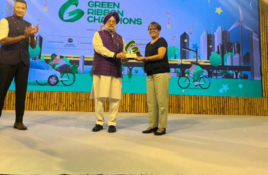 Union Minister Hardeep Singh Puri presents Green Ribbon Champions award to Govt of Meghalaya