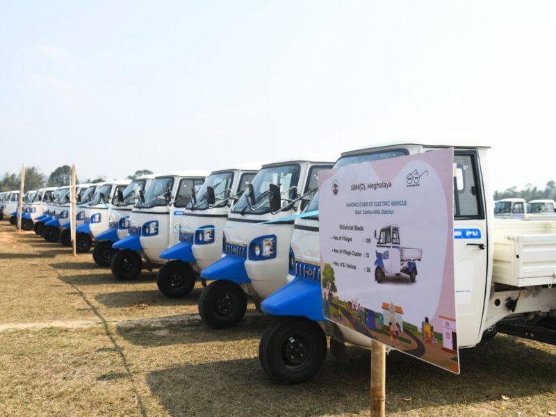 Chief Minister flags off Waste Collection e-Vehicles