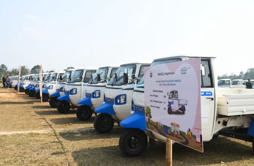 Chief Minister flags off Waste Collection e-Vehicles
