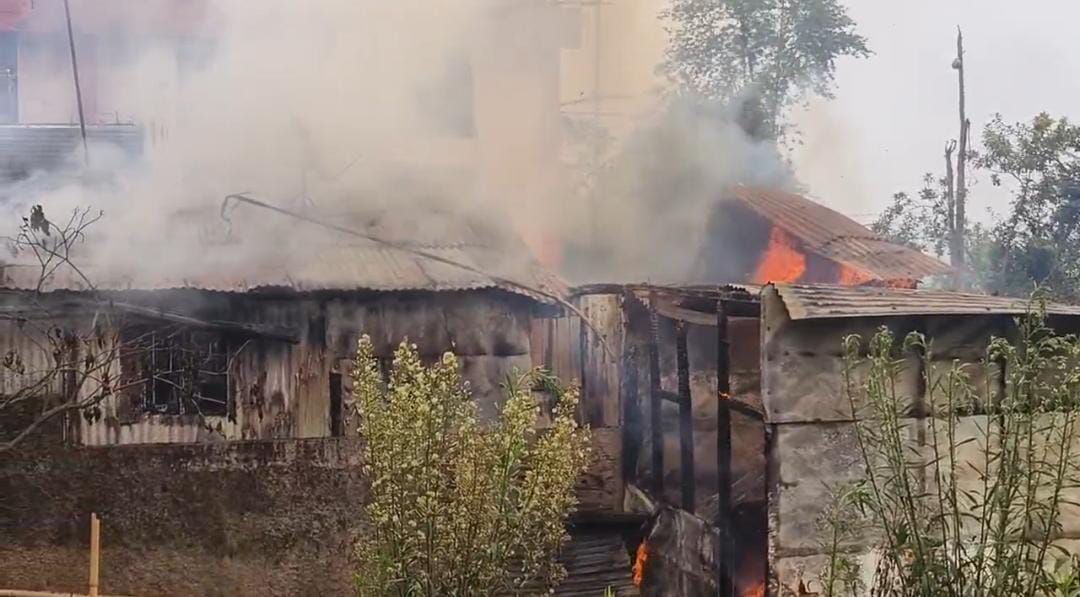 Two houses gutted in major fire incident at Mawlai Mawiong Umjapung