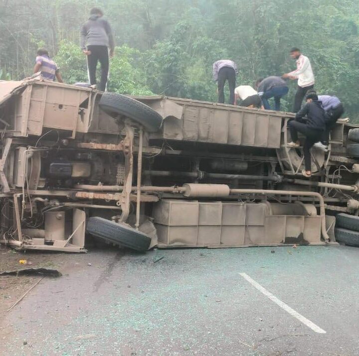 Several injured in Bus Accident Near Umling Forest