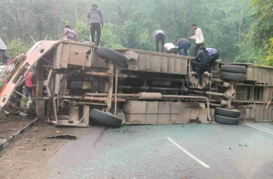 Several injured in Bus Accident Near Umling Forest